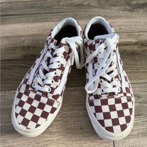 Vans checkered side design red and white Size 6.5 women or 5 men